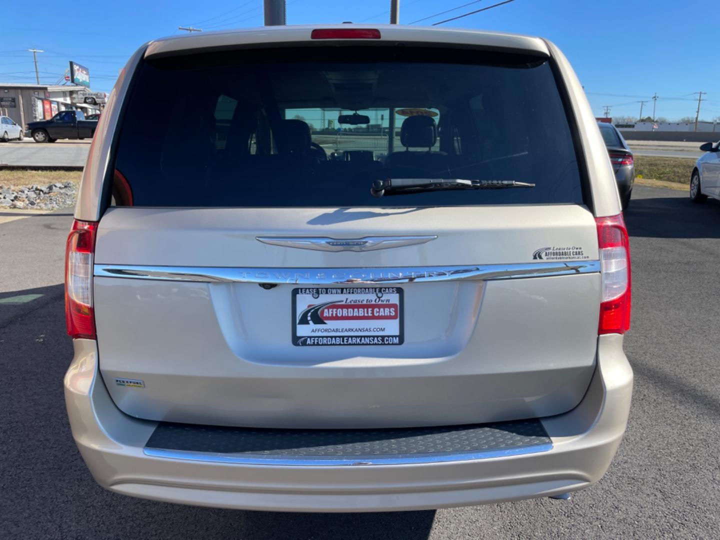 2014 Gold Chrysler Town and Country (2C4RC1BG9ER) with an V6, 3.6 Liter engine, Auto, 6-Spd AutoStick transmission, located at 8008 Warden Rd, Sherwood, AR, 72120, (501) 801-6100, 34.830078, -92.186684 - Photo#6